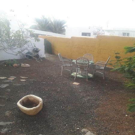 Blue Beach Famara Exterior photo